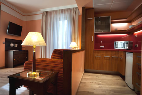 hotel suites gran via for children
