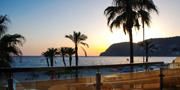 hotels in la herradura with pool and sea views