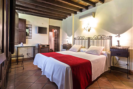 triple room in the capitel nazari