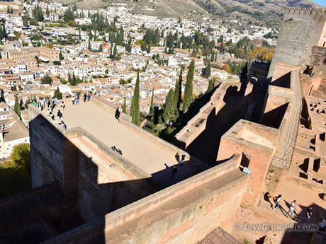 alcazaba towers with albaicin view