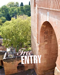 entrance gate, one of the areas to see for free int the alhambra