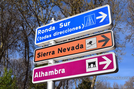 sign directions how to get to the alhambra