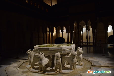 palace of the lions at night