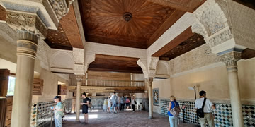 alhambra palaces in granada spain