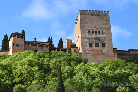 comares tower view from paseo de los tristes