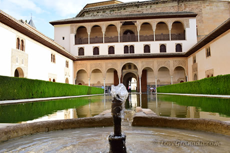fountain in arrayanes palace