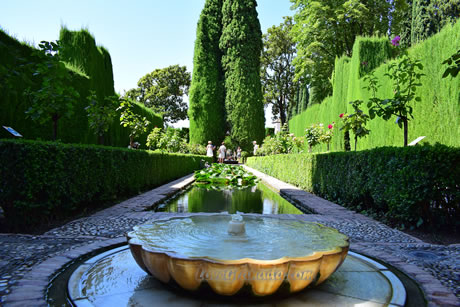 generalife gardens and fountain in the alhambra