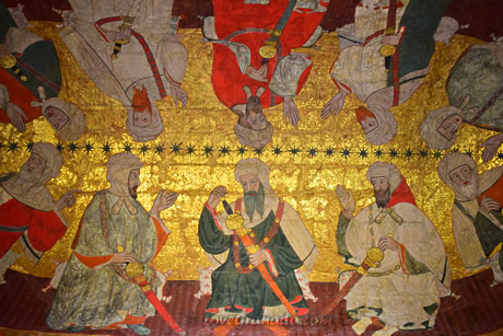 ceiling with pincture of the kings in the alhambra
