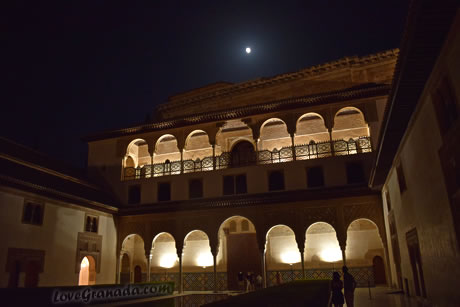 night visit of the alhambra nazrid palaces