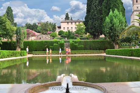 partal pond and fountain