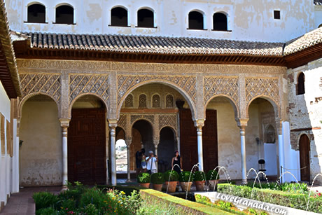 patio of acequia in generalife