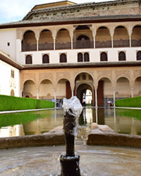 patio arrayanes open-air central courtyard