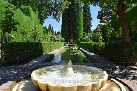 generalife gardens with beautiful fountains