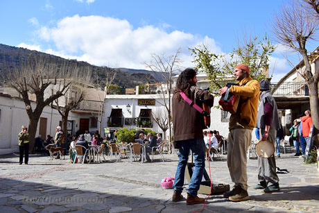music band next to belezmin restaurant