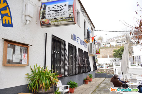 the road restaurant in pitres