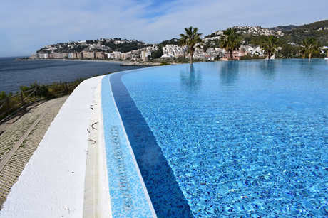 huge swiming pool in almunecar playa hotel