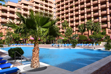 building and big pool in almunecar playa spa