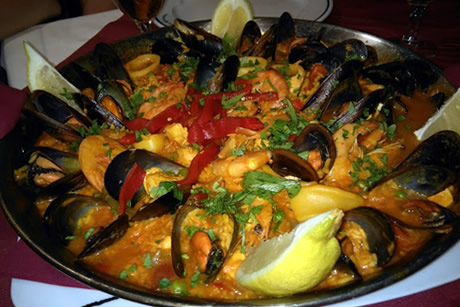 paella of the andalusi restaurant in almuñecar