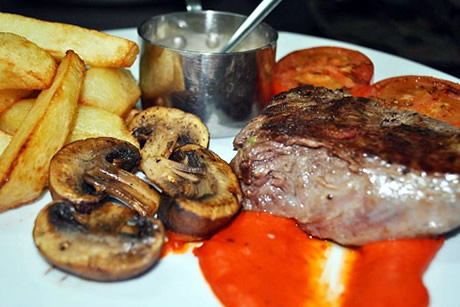 tartana plate of steak