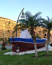 calahonda fiching ship in teh roundabout