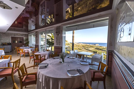 modern restaurant in hotel salambina in salobrena