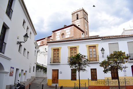 view of the church virgen del rosario in salobreña fron the square