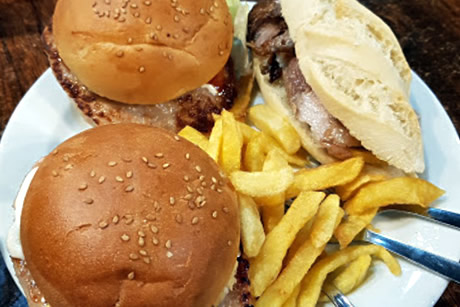 burgers tapa in maestranza bar in granada