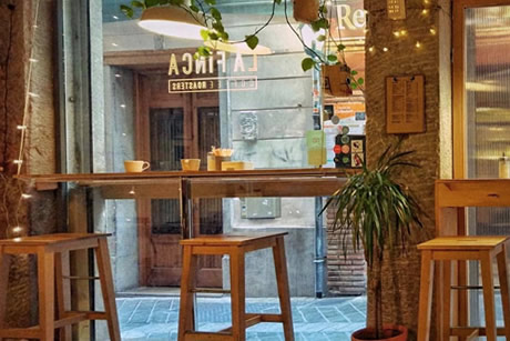 finca coffee windows with street view of granada