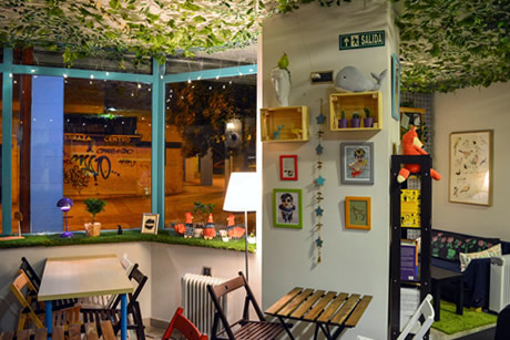 mimimi interior in the evening with lights