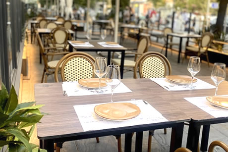 negro-carbon-tables restaurant in granada