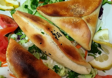 salad with filled bread in alepoo teahouse