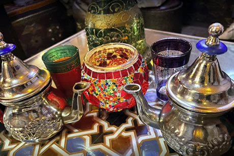 beautiful tea pots in bagdad tea house in granada