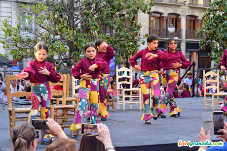 children dancing on the stage