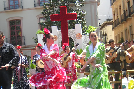flamenco dancing on feast day de la cruz in granada