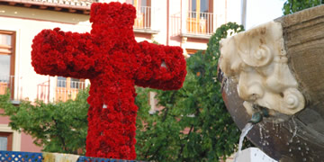 celebrations of the day of the cross in granada