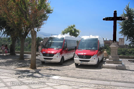 alhambra buses in mirador de san nicolas