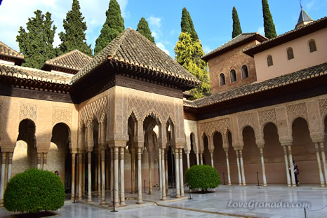 nazaries-palaces in the alhambra