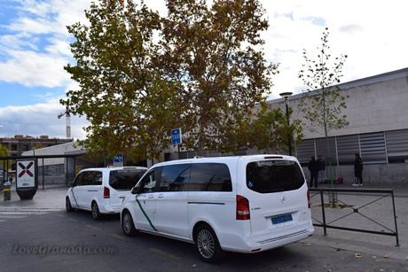 granada taxis in plaza de santa ana