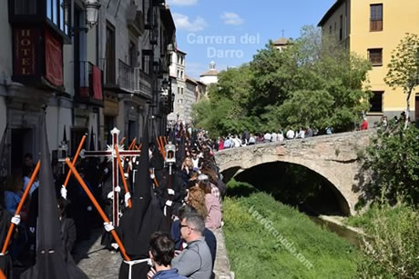 carrera del darro, river and the stone bridges