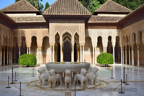 patio leones in the alhambra