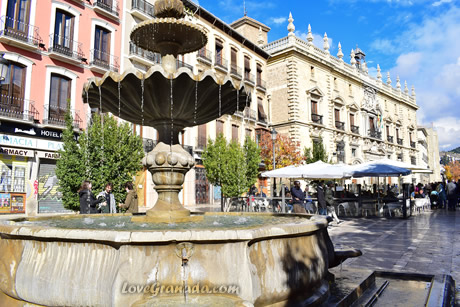 plaza nueva fountain