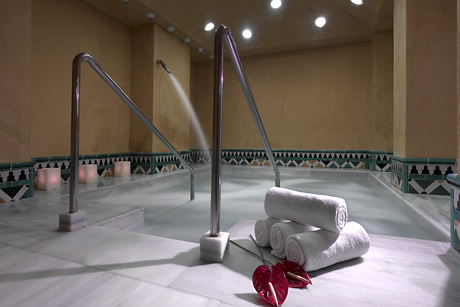 comares pool and towels