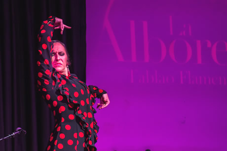 single female dancer in la alborea