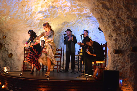 dancers in templo flamenco in granada