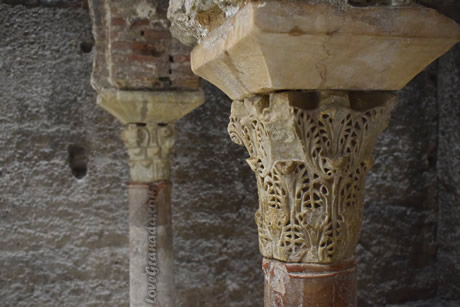 roof and columns of banuelo in granada