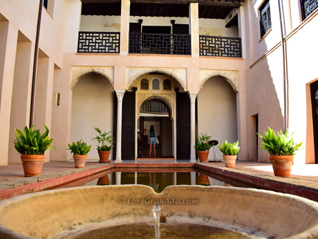 patio and fountain of zafra house