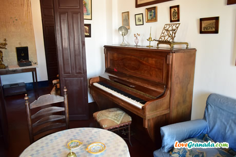 manuel de falla living room and his piano