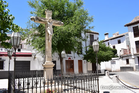 cross in one of the squares of albaicin