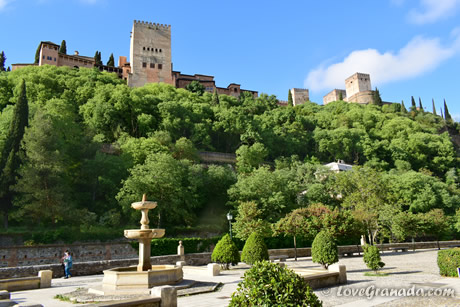 alhambra from paseo de los tristes