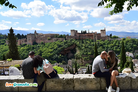 two couples sitting in san nicolas viewpoint
